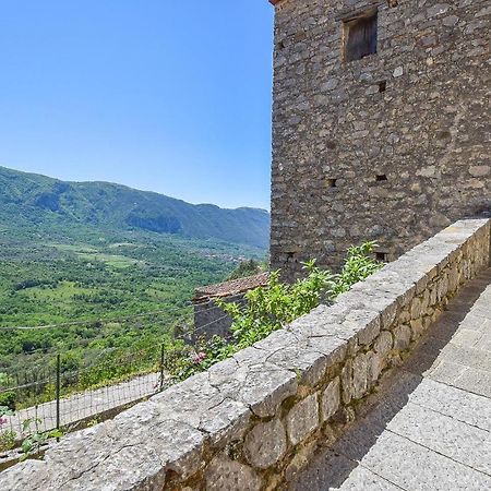 Lovely Home In Roccagloriosa With Kitchenette Extérieur photo